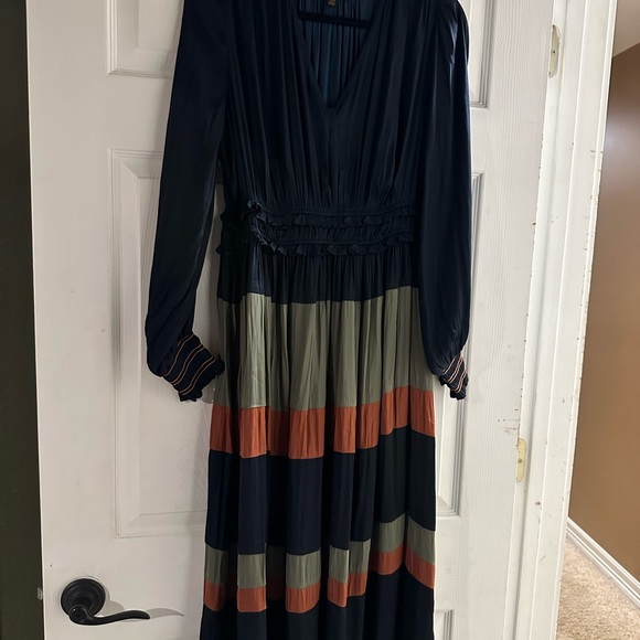 Anthropologie Current Air colorblocked midi navy smocked dress. Size M - Picture 3 of 5